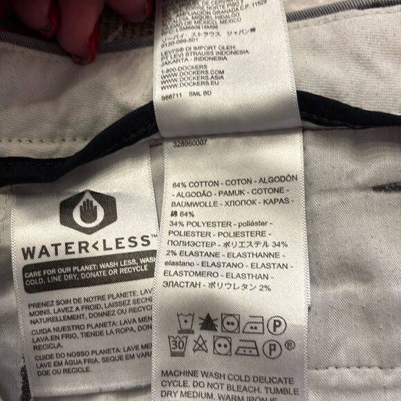 Dockers classic fit 44x32 - Picture 8 of 10